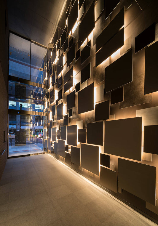 Green Park Nihonbashi Bakurocho - Nihonbashi entrance transforms narrow spaces with light