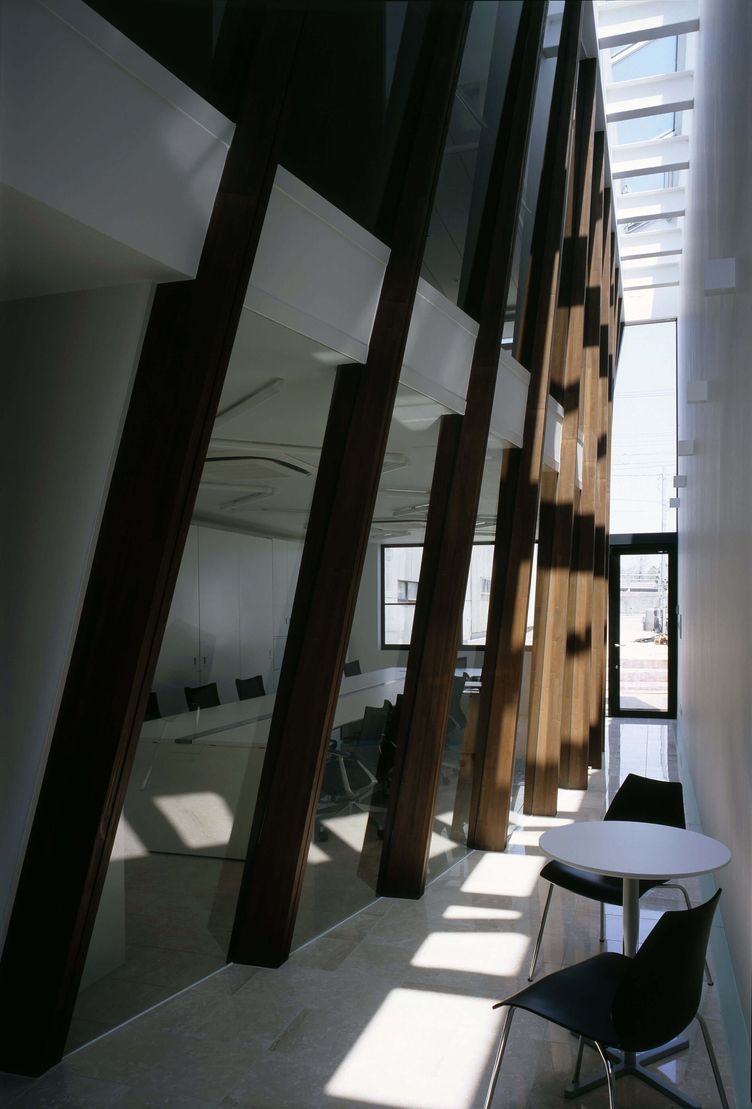 オフィス前の通り庭|Machiya Office
