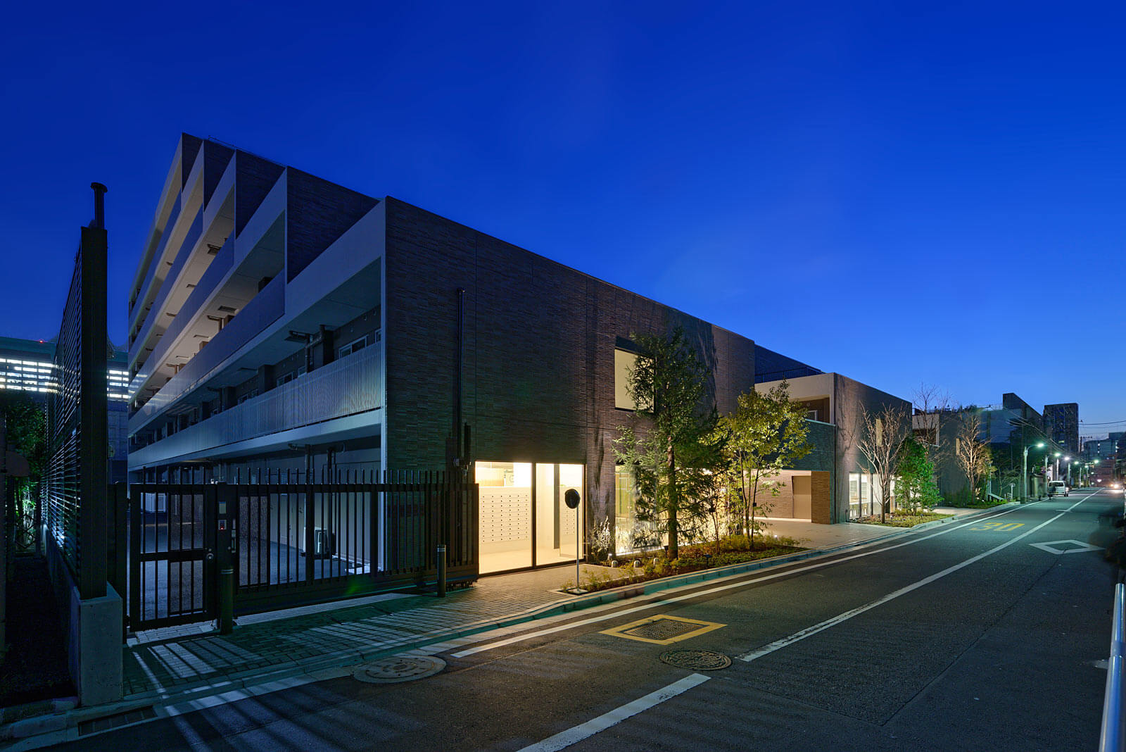揃ったスカイラインの夜景|大妻女子大学 加賀寮