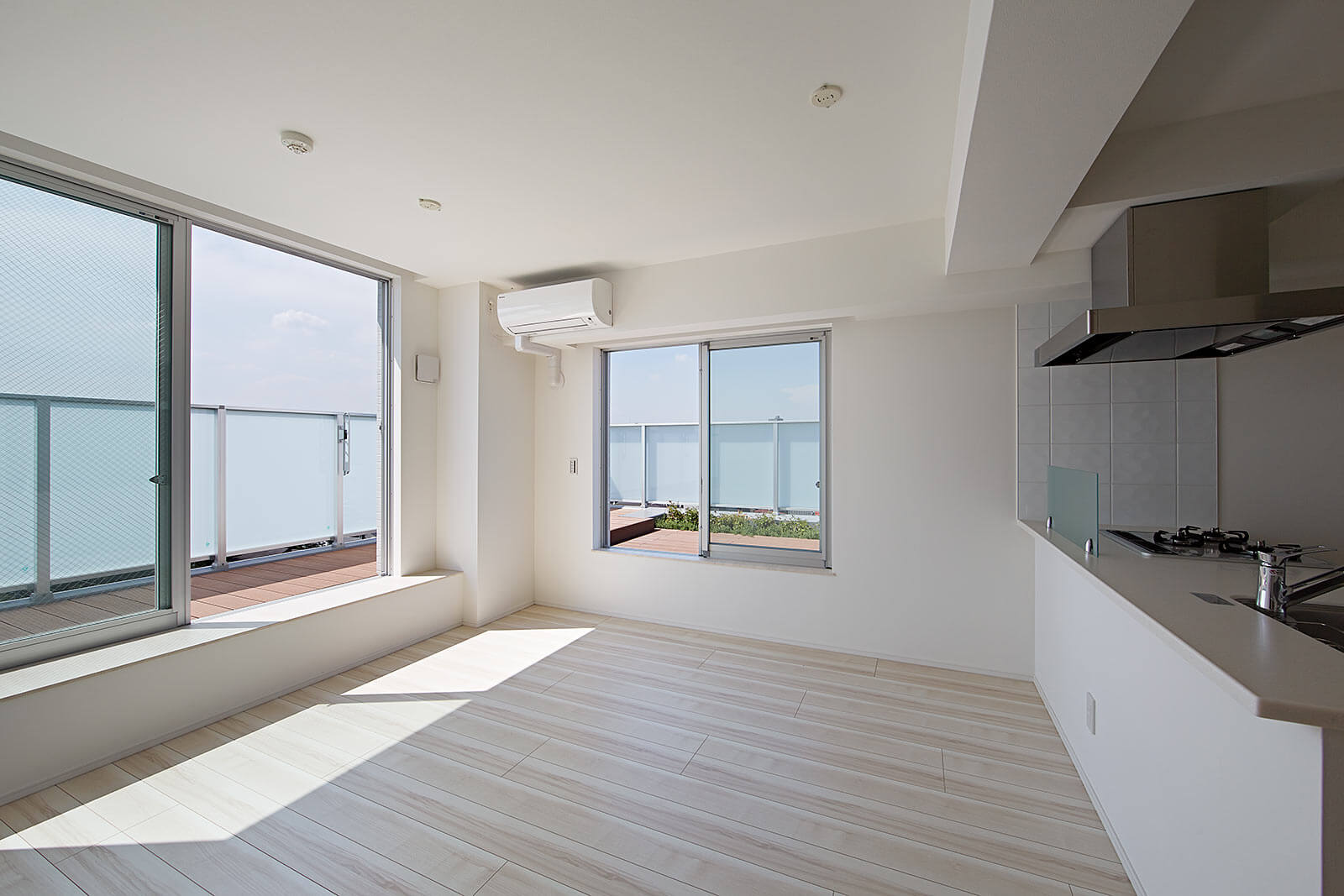 白くて明るいマンションの内装｜Crevista 大森西